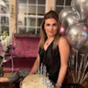 Meet your Posher, Parisa